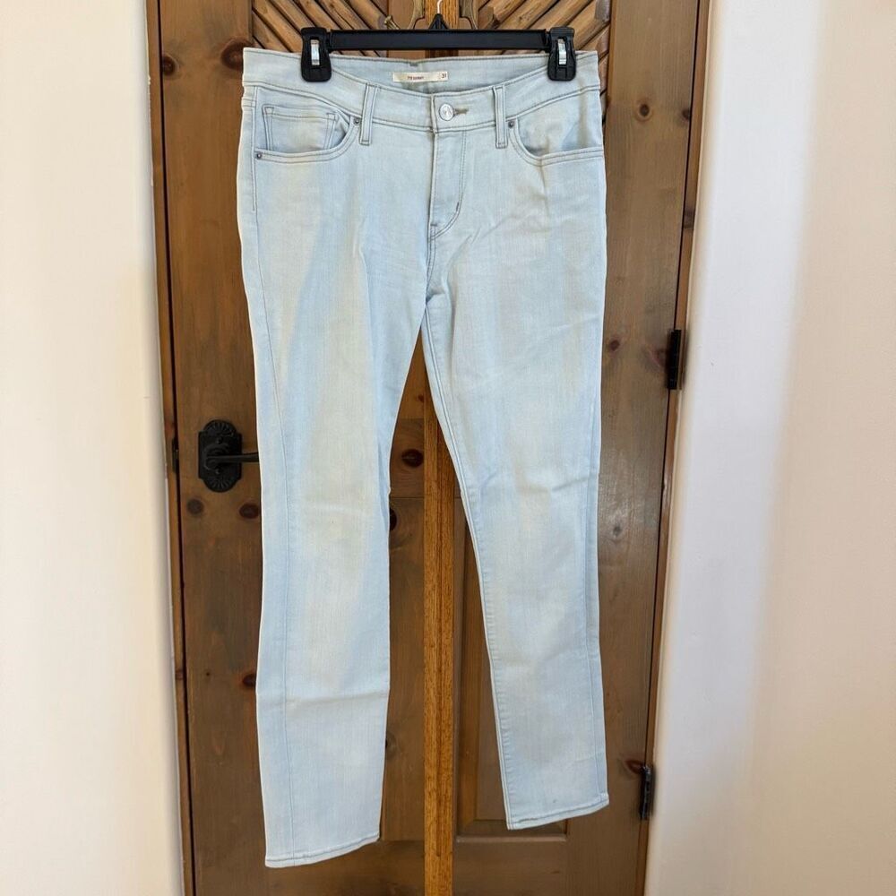 Levi’s 711 (31/12) Light Wash Skinny Jeans – Soft Stretch Denim